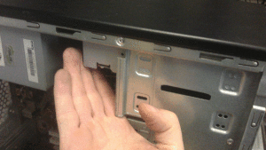 how to build a computer - removing the optical drive2